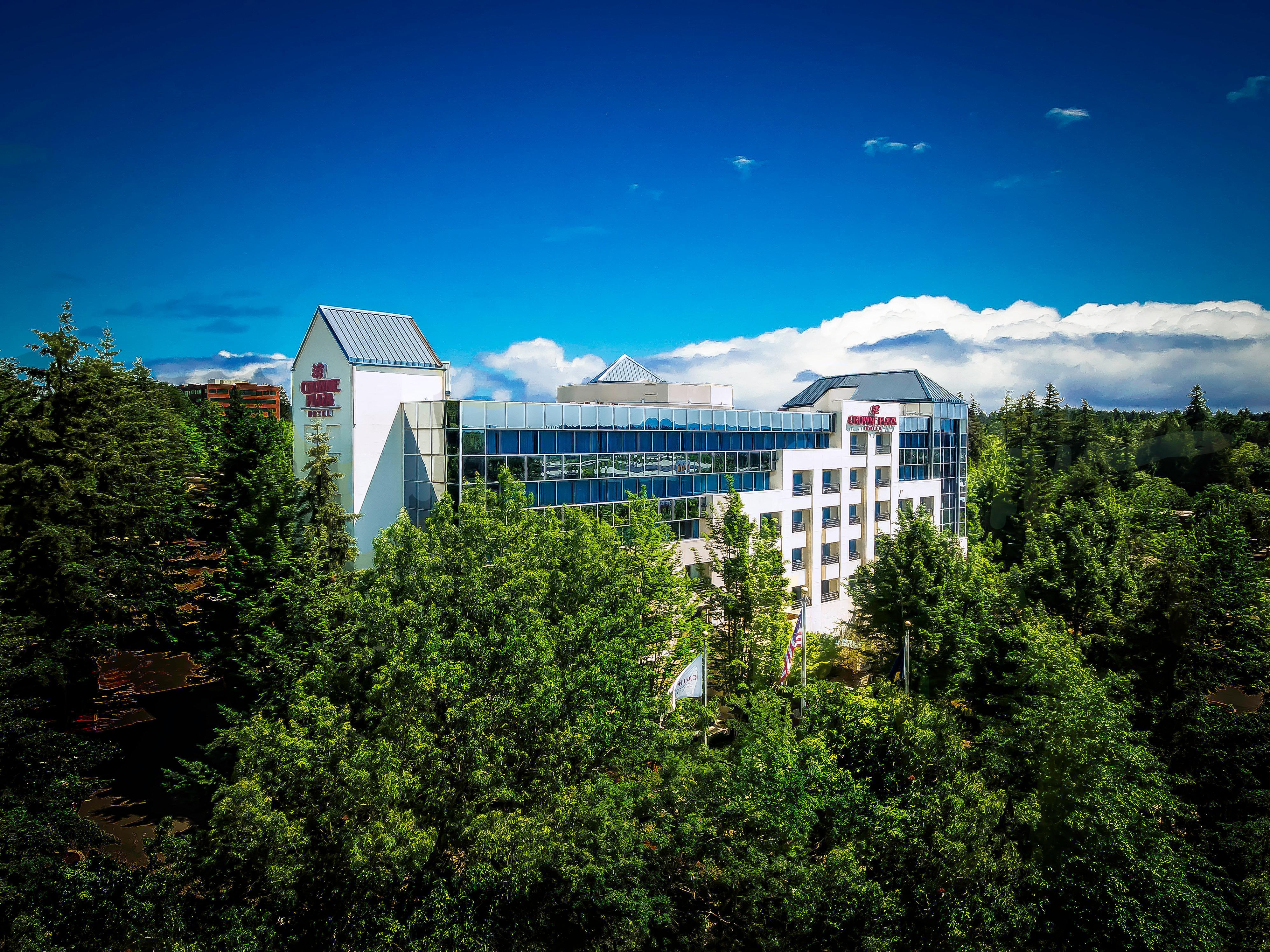 Crowne Plaza Portland - Lake Oswego, An Ihg Hotel Exterior photo