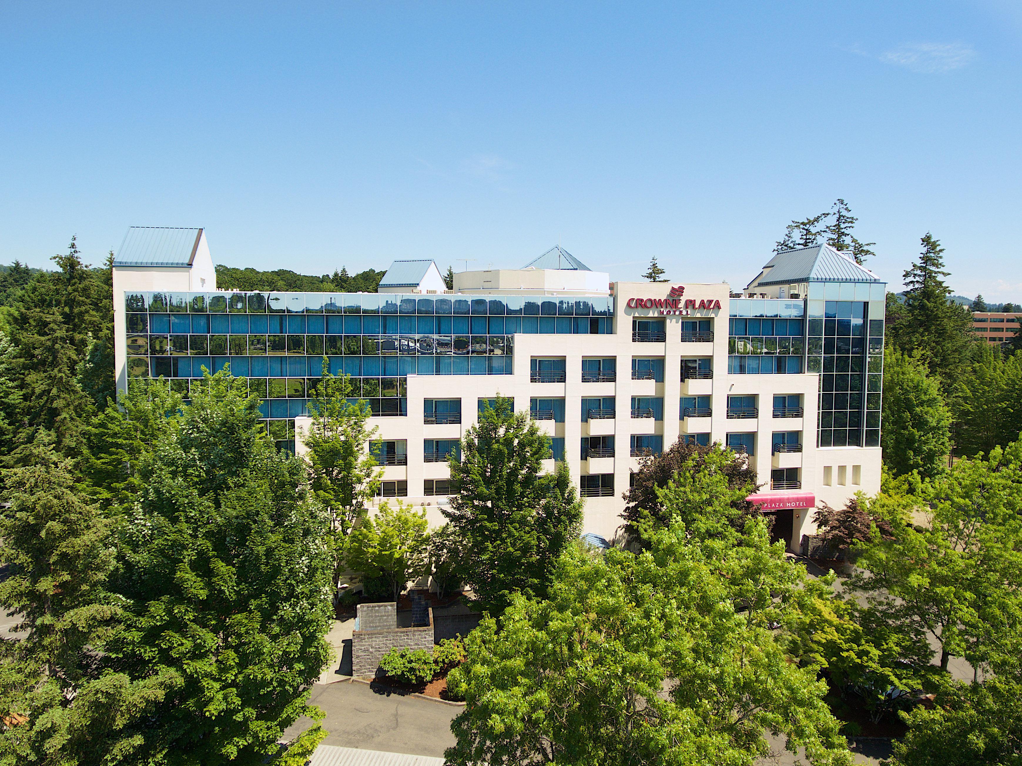 Crowne Plaza Portland - Lake Oswego, An Ihg Hotel Exterior photo