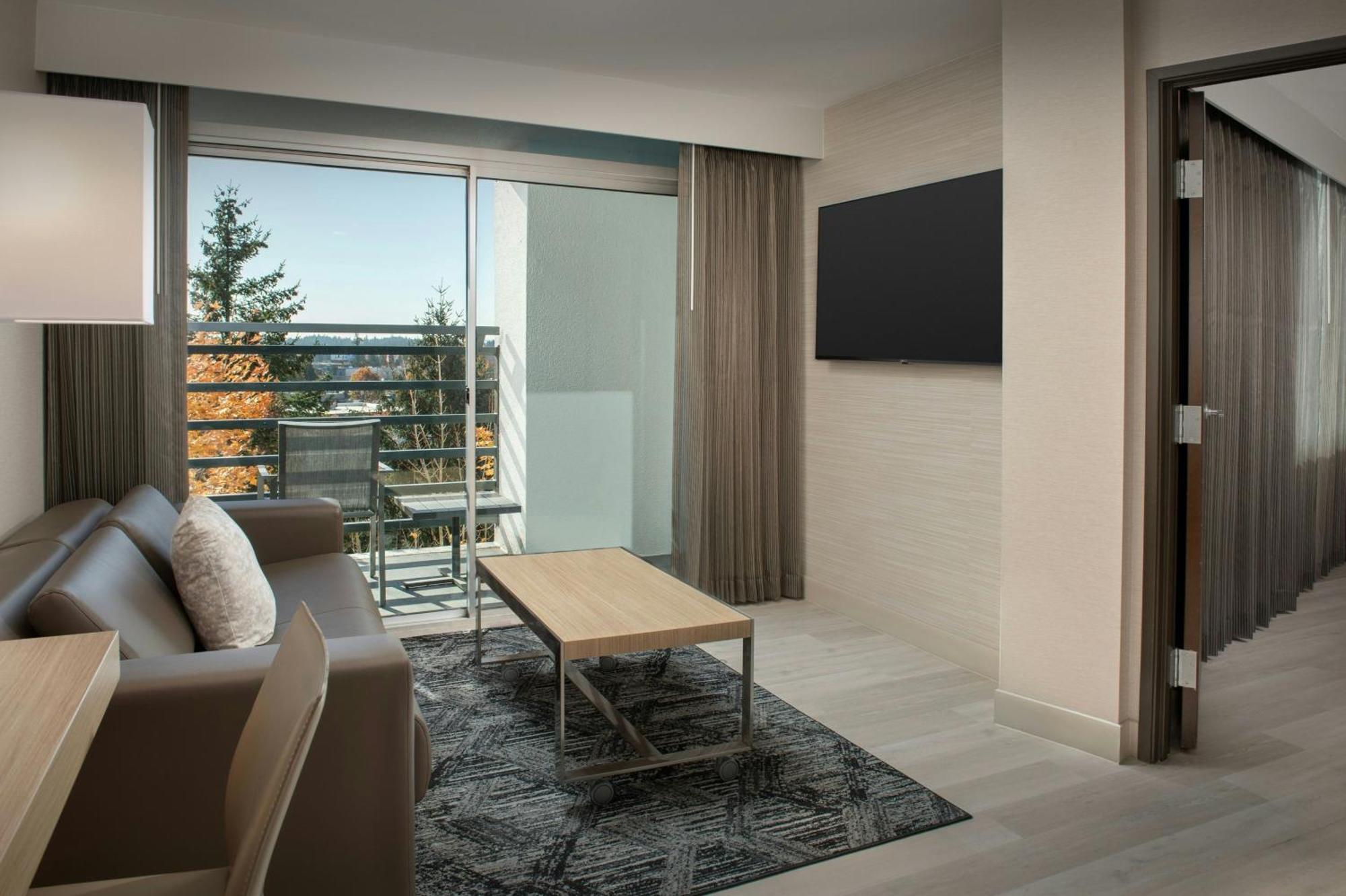 Ac Hotel By Marriott Portland Lake Oswego Exterior photo