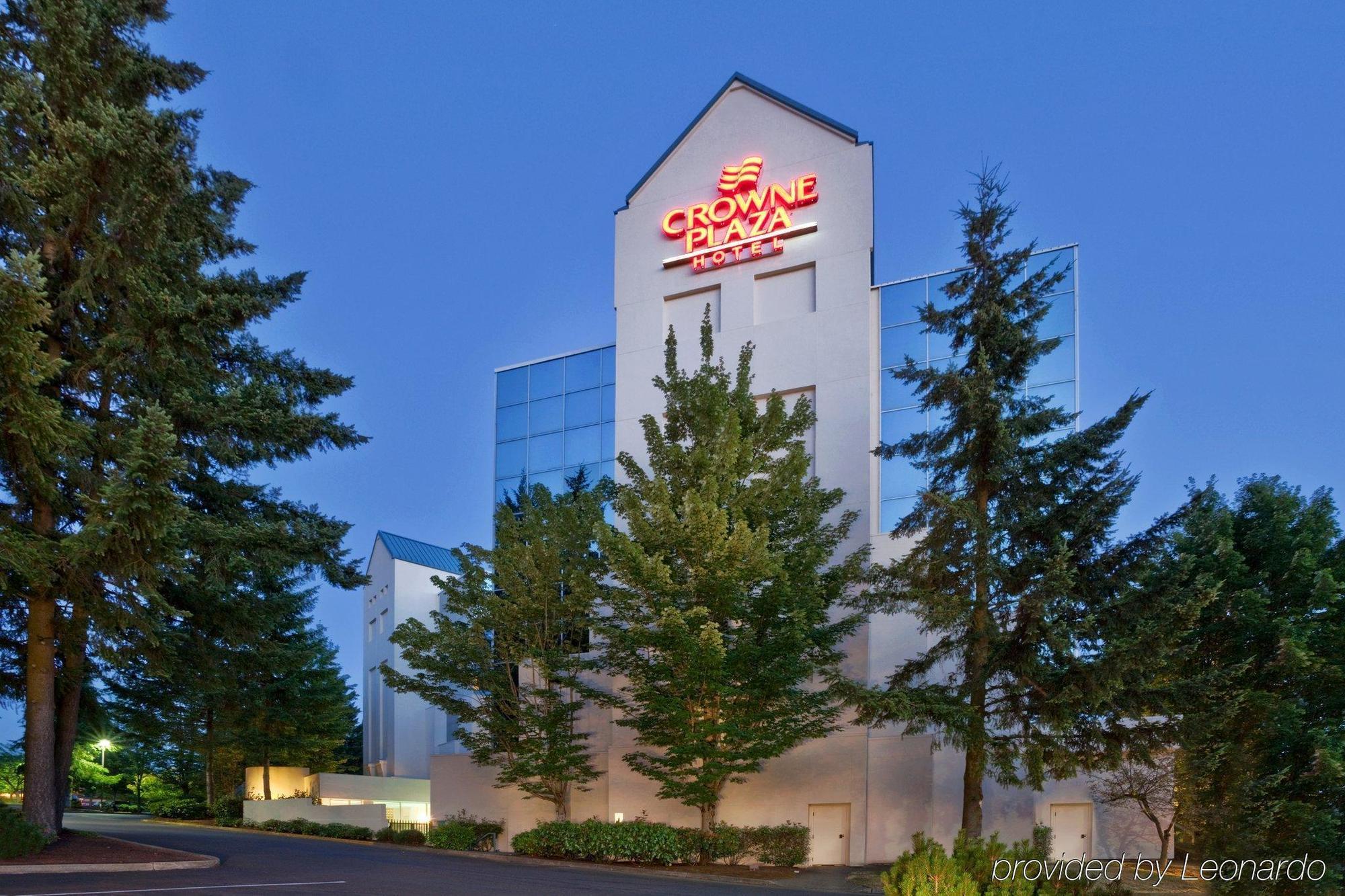 Crowne Plaza Portland - Lake Oswego, An Ihg Hotel Exterior photo